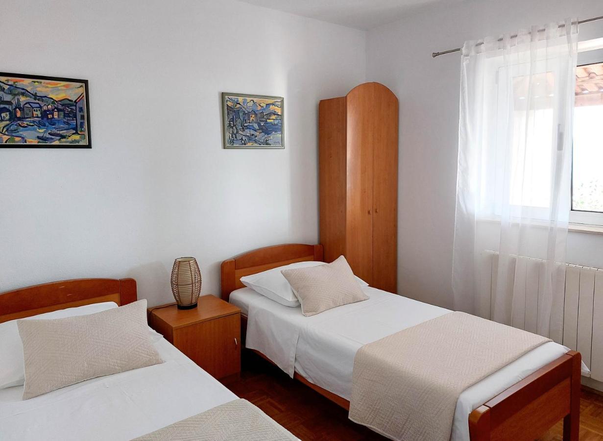 Apartments Natalia Супетар Екстер'єр фото