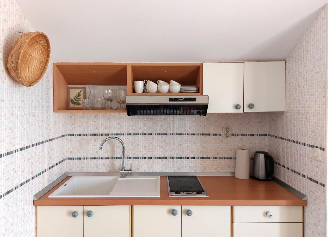 Apartments Natalia Супетар Екстер'єр фото