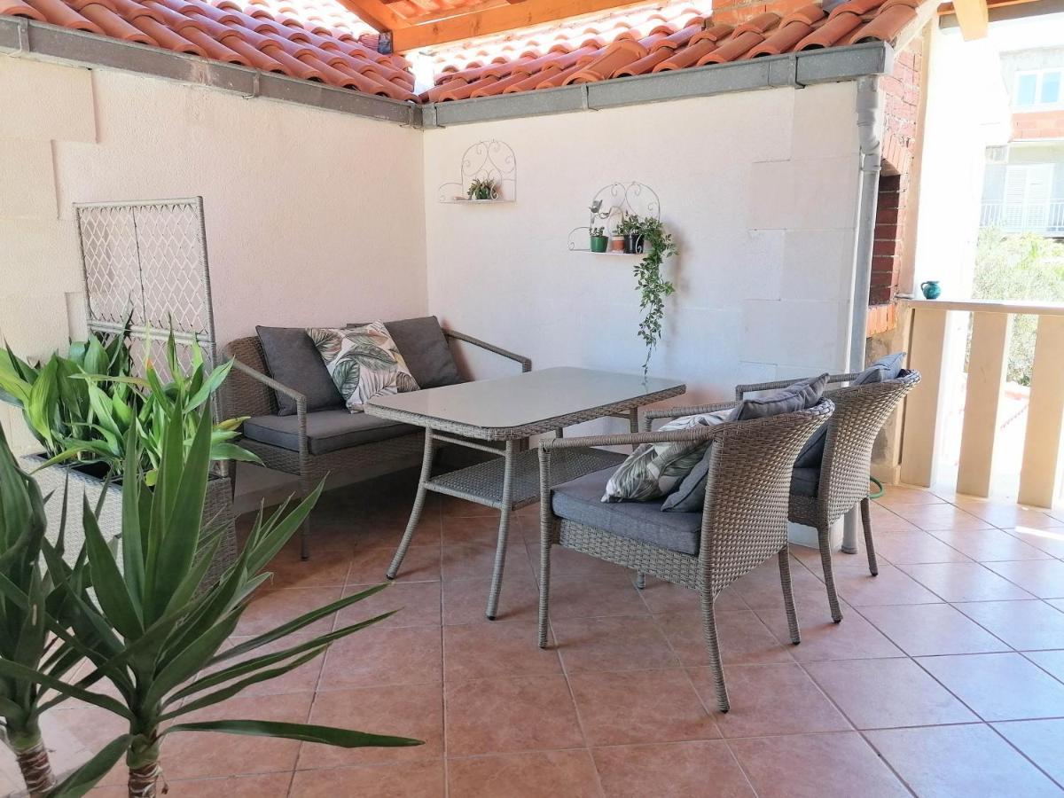 Apartments Natalia Супетар Екстер'єр фото