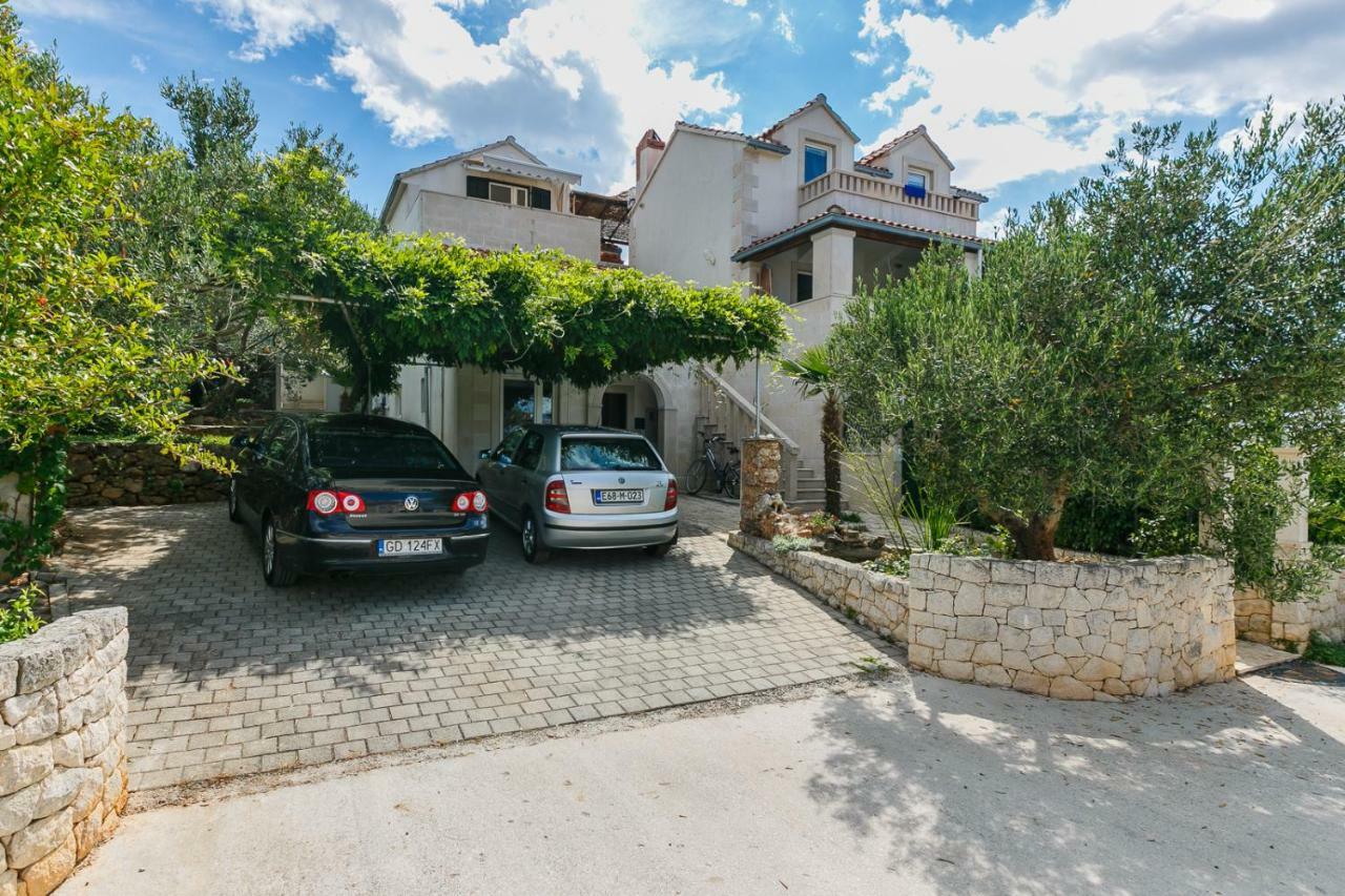 Apartments Natalia Супетар Екстер'єр фото