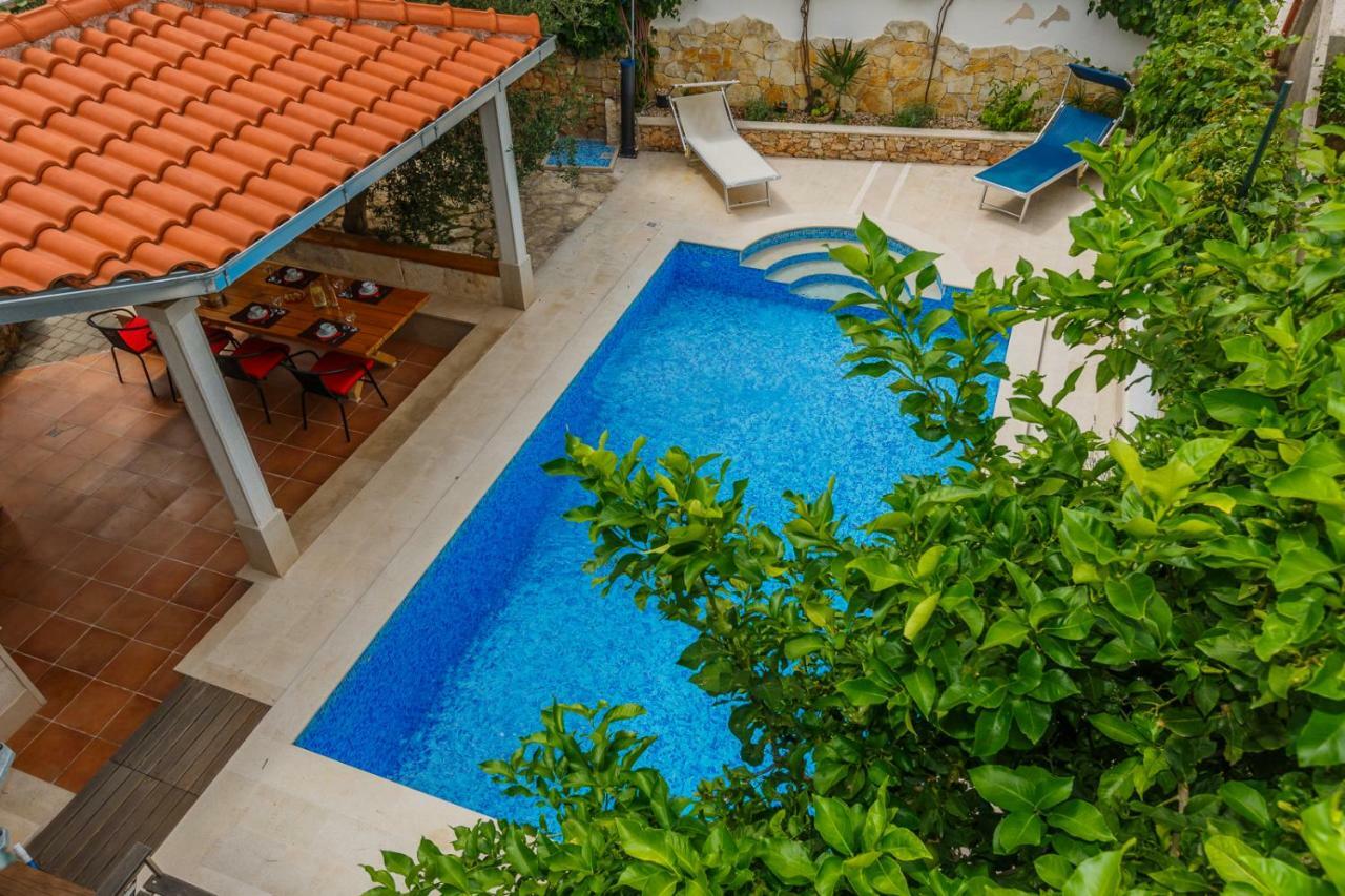 Apartments Natalia Супетар Екстер'єр фото
